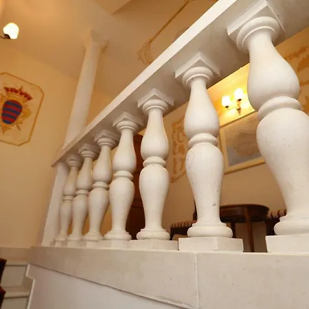 Antunini *